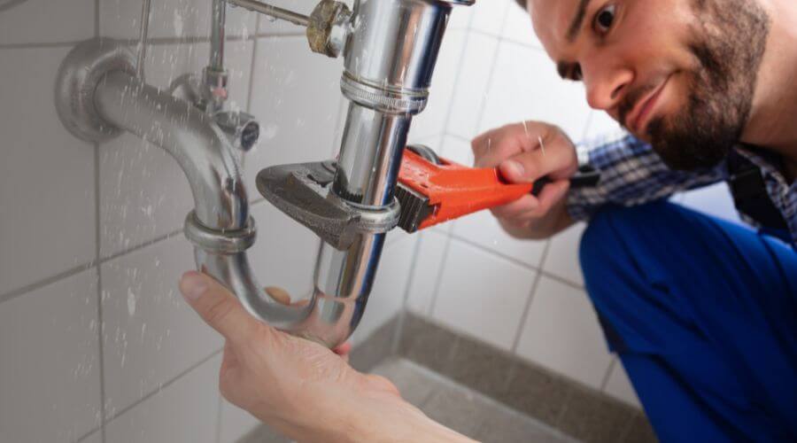 Professional water heater repair in Jbsa Lackland, TX